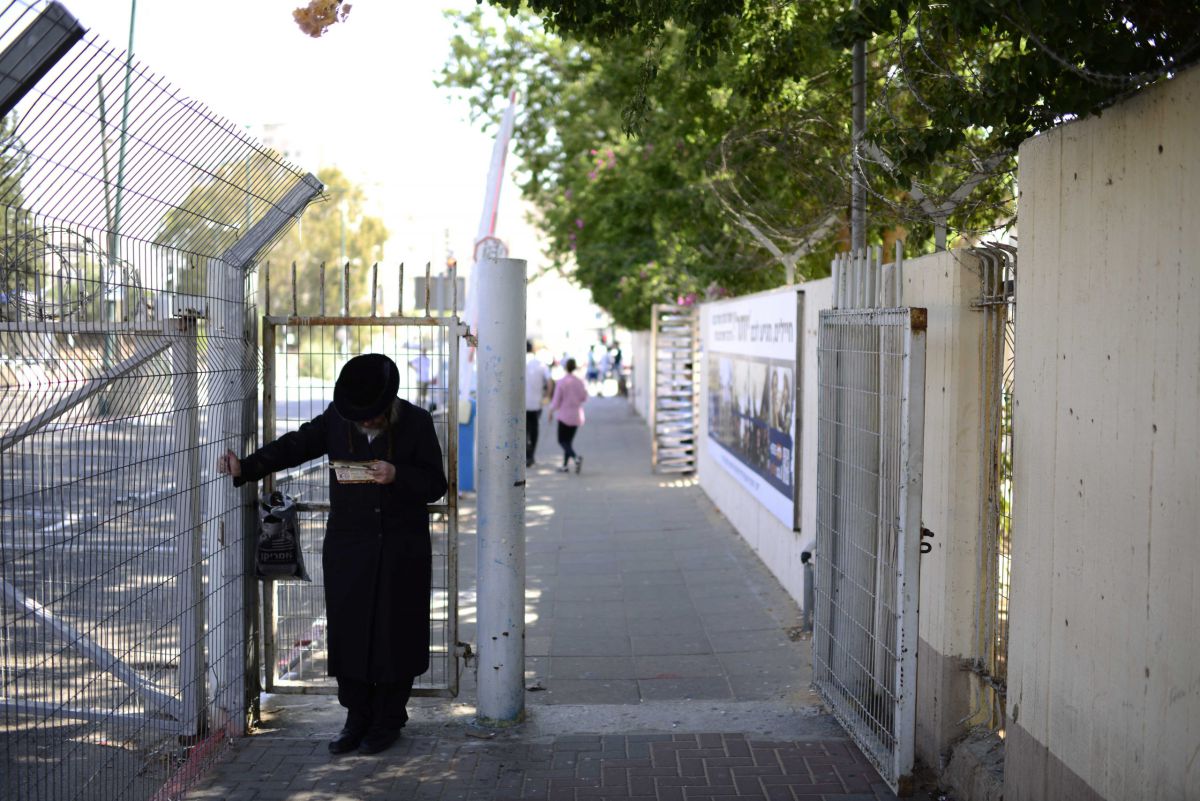 הכניסה למחנה תל השומר נחסמה בגלל נפל מרגמה