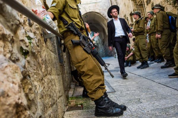 גפני טועה, לאף אחד אין פטור מתורה ומשירות צבאי