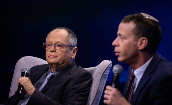 צפו: עימות בין עמית סגל לאמנון אברמוביץ'