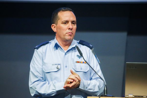 כוכבי תתעורר, דובר צה"ל איבד שליטה על היחידה שלו