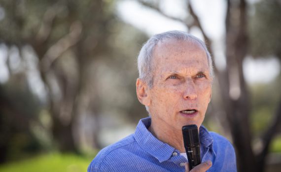 עמר בר לב בתגובה ראשונה לחרם על אנג'ל