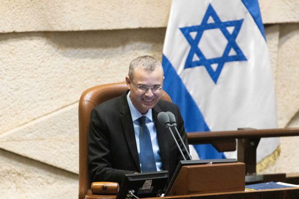 אחרי שבועיים: יריב לוין הגיש את התפטרותו