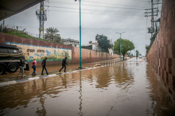 שימו לב: אלה הכבישים שנחסמו בעקבות הצפות