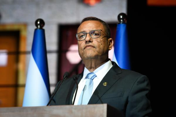 ליאון על הרב שטרנברג: הוביל בגאונותו העצומה