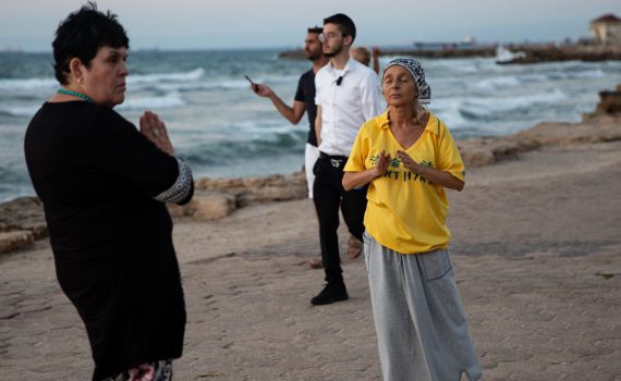 משרד הבריאות: הרחצה בחלק מחופי המרכז מסוכנת