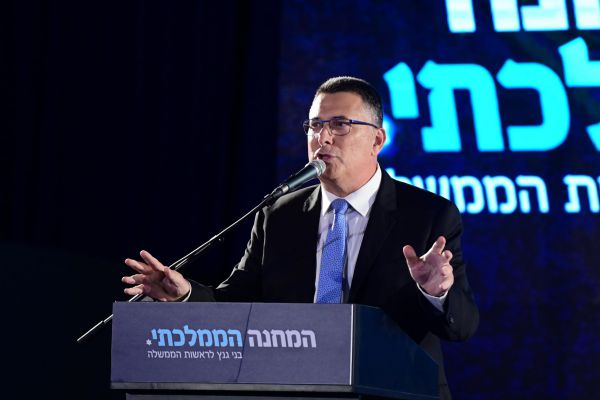 כך גדעון סער יתמוך בפסקת ההתגברות של הליכוד