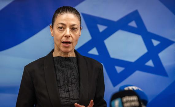 "נתניהו מוכר את משרדי הממשלה כמו סוחר רהיטים"