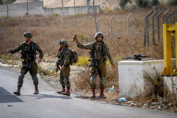 פיגוע בחווארה: 2 לוחמים נפצעו, המחבל נוטרל