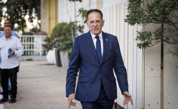 המתח בליכוד: יועץ נתניהו נפגש עם כ”ץ וביטן