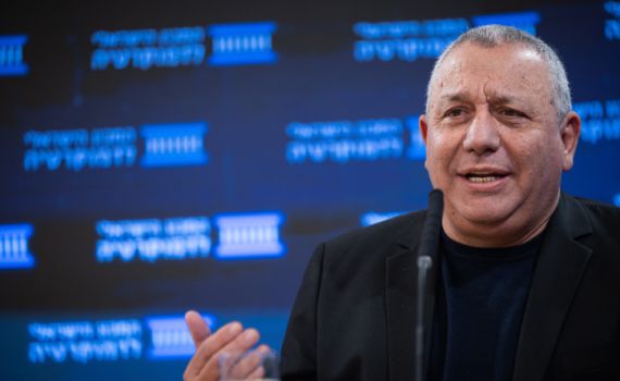 אייזנקוט: ״סיכון לבטחון המדינה בשל צורך פוליטי״