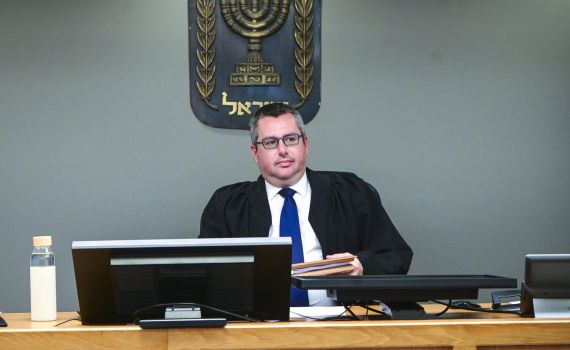 "לא לערב ילדים": השופט הוציא צו נגד פעילת הליכוד