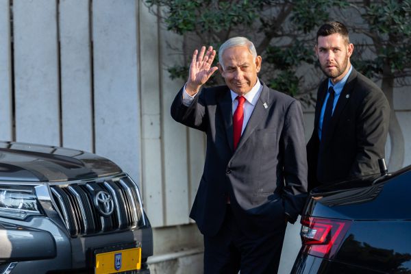 "לנתניהו אסור לקבוע את זהות שר המשפטים"