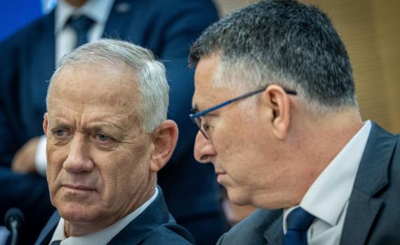 סער וגנץ הטילו וטו: חוק הרבנים לא יקודם