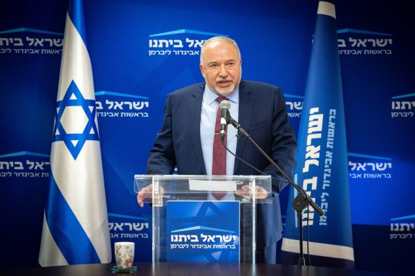 ליברמן: במקום להיאבק בטרור, יש מדיניות של כניעה