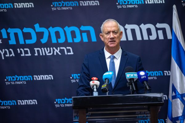 בני גנץ תוקף: ההפיכה המשטרית תפגע גם בביטחון