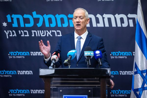 גנץ: "ידנו המושטת לא באה להכשיר שינוי משטר"
