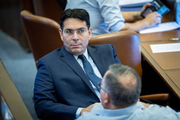 "יצליח לו" | עמית סגל: זה המהלך שדני דנון מתכנן