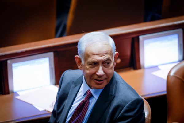 נתניהו: "לפיד מחטיא את השער גם אחרי השריקה"