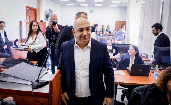 עד התביעה: חיפשו את הראש של נתניהו בכל תיק