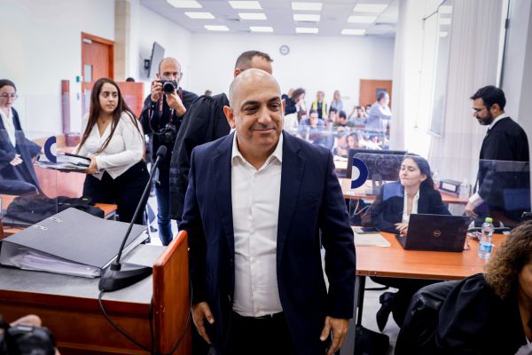 עד התביעה: חיפשו את הראש של נתניהו בכל תיק