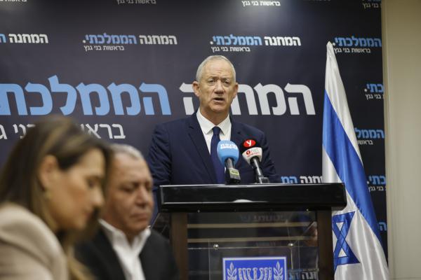 גנץ מפציר בחברות ההייטק: ״הישארו כאן״