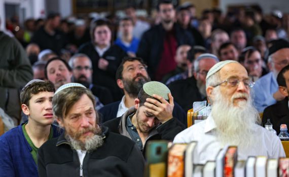 "כבתה המנורה; אהב כל רגב מאדמת ארץ ישראל"