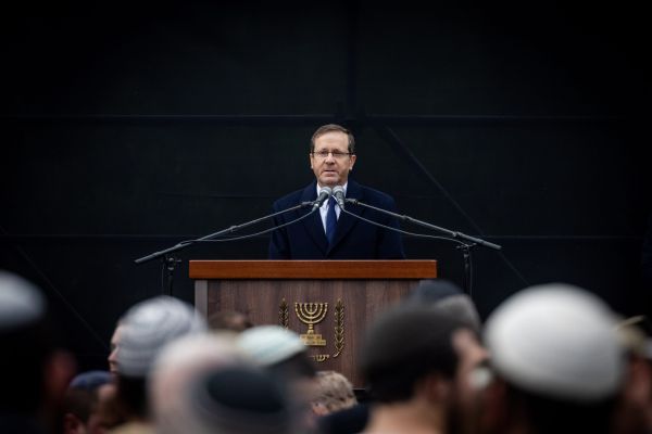 הרצוג: מתמקד במניעת משבר חוקתי ועצירת הפילוג