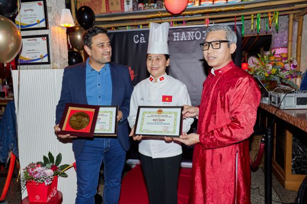 מסעדת 'קפה האנוי' חוגגת 5 שנים להיווסדה