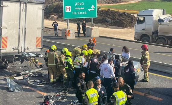 תאונה קטלנית בכביש 65: חולץ לכוד ללא רוח חיים