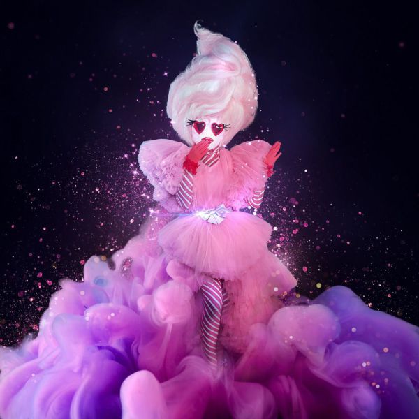 מלחמת ענקיות: הזמר במסכה ניצחה את הישרדות