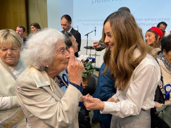 טקס מרגש בכנסת: שורדי שואה וחיילים הדליקו נרות