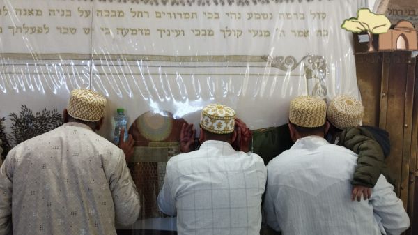 תופעה מדאיגה: עשרות מוסלמים מגיעים להתפלל בקבר רחל