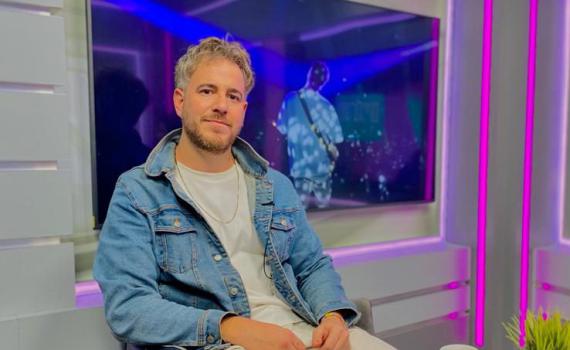 הזמר יושי באולפן: "'תן סימן' הוא שיר ההתבגרות שלי'