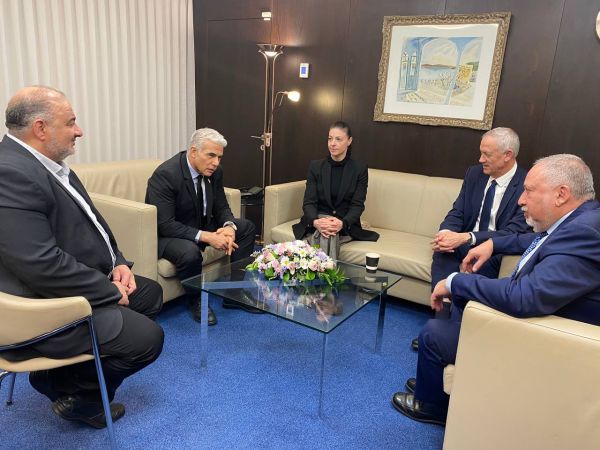 בלי טיבי ועודה: ראשי האופוזיציה בהודעה משותפת