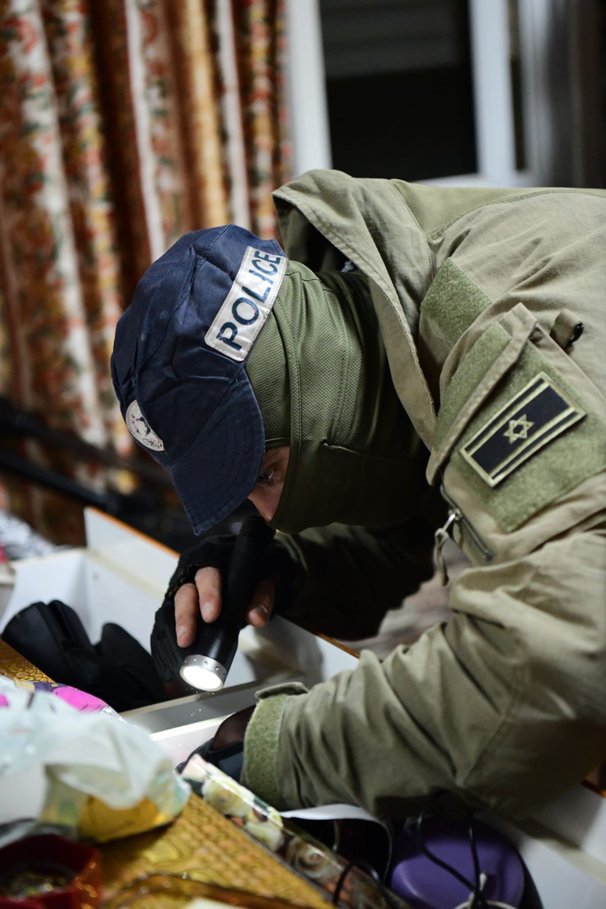 בחלקי אופניים וצעצועים: כך הוברחו כלי נשק | צפו