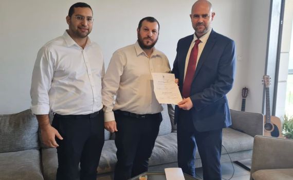 עמיחי אליהו התפטר: זה הח"כ שיחליף אותו