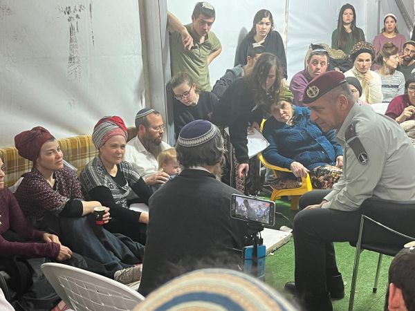 הרמטכ"ל כוכבי מגיע לנחם את משפחת הרב דרוקמן