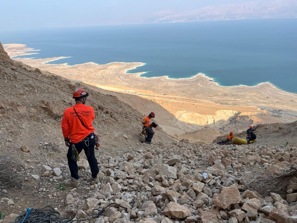 תיעוד: צנחן רחיפה התרסק על מצוק העתקים ליד נחל