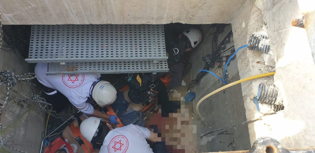 פועל חולץ אחרי שנפל לבור בירושלים, מצבו בינוני