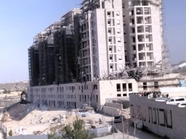 2 הרוגים ו-4 פצועים בקריסת פיגומים באתר בניה