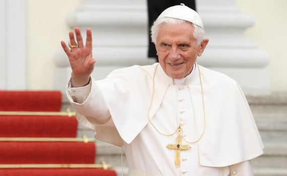 האפיפיור לשעבר בנדיקטוס ה-16 הלך לעולמו בגיל 95