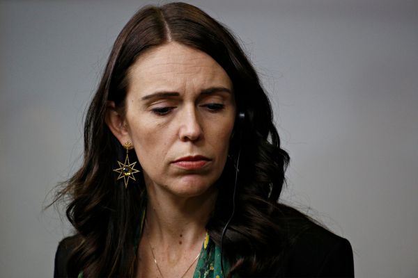 "שמוק שחצן": הפוליטיקה בניו זילנד סוערת