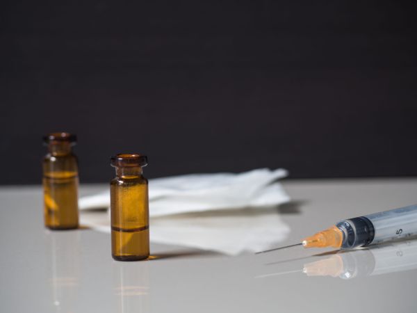 בת 25 מגבעת זאב החזיקה עשרות אריזות של סמים