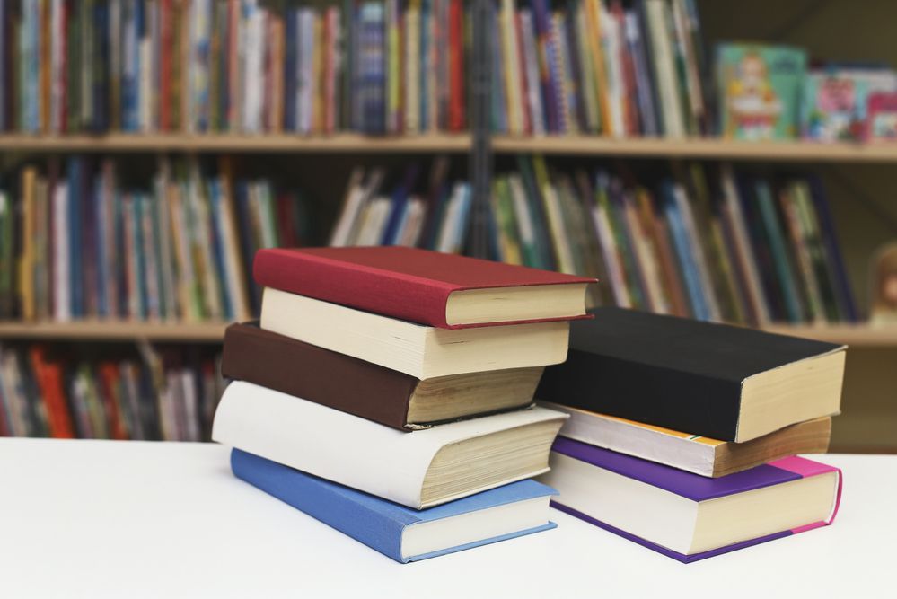 מחפשים מתנות לחג? בואו למכירה מיוחדת של ספרים