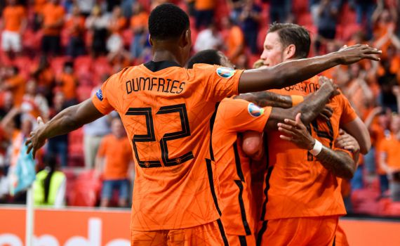 חגיגה כתומה: הולנד ניצחה את ארה"ב ועלתה לרבע גמר