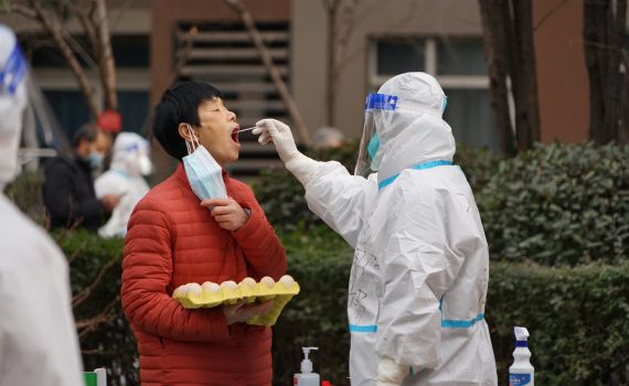 אחרי המחאות הנרחבות: סין מקלה בהגבלות הקורונה
