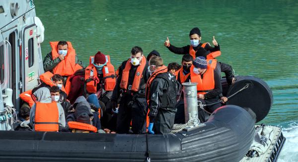 ביהמ"ש: התוכנית הבריטית לגירוש מהגרים חוקתית