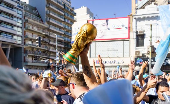 החגיגות החלו: אלפי אוהדים קיבלו את נבחרת ארגנטינה