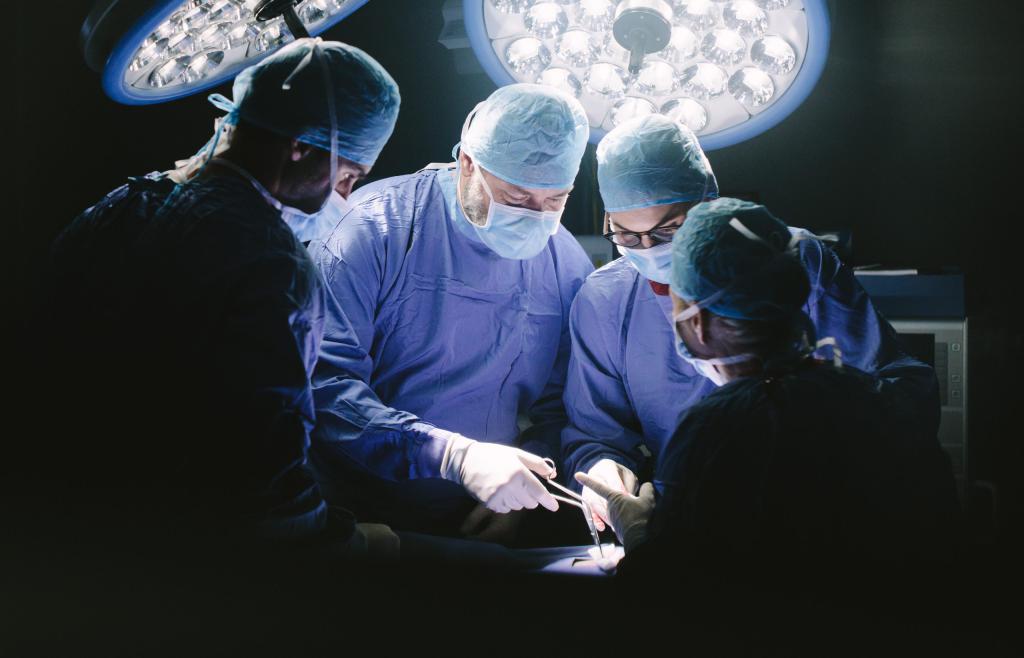 בת העיתונאי הבכיר חשפה: אבחון שגוי כמעט גרם למותי