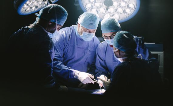 בת העיתונאי הבכיר חשפה: אבחון שגוי כמעט גרם למותי